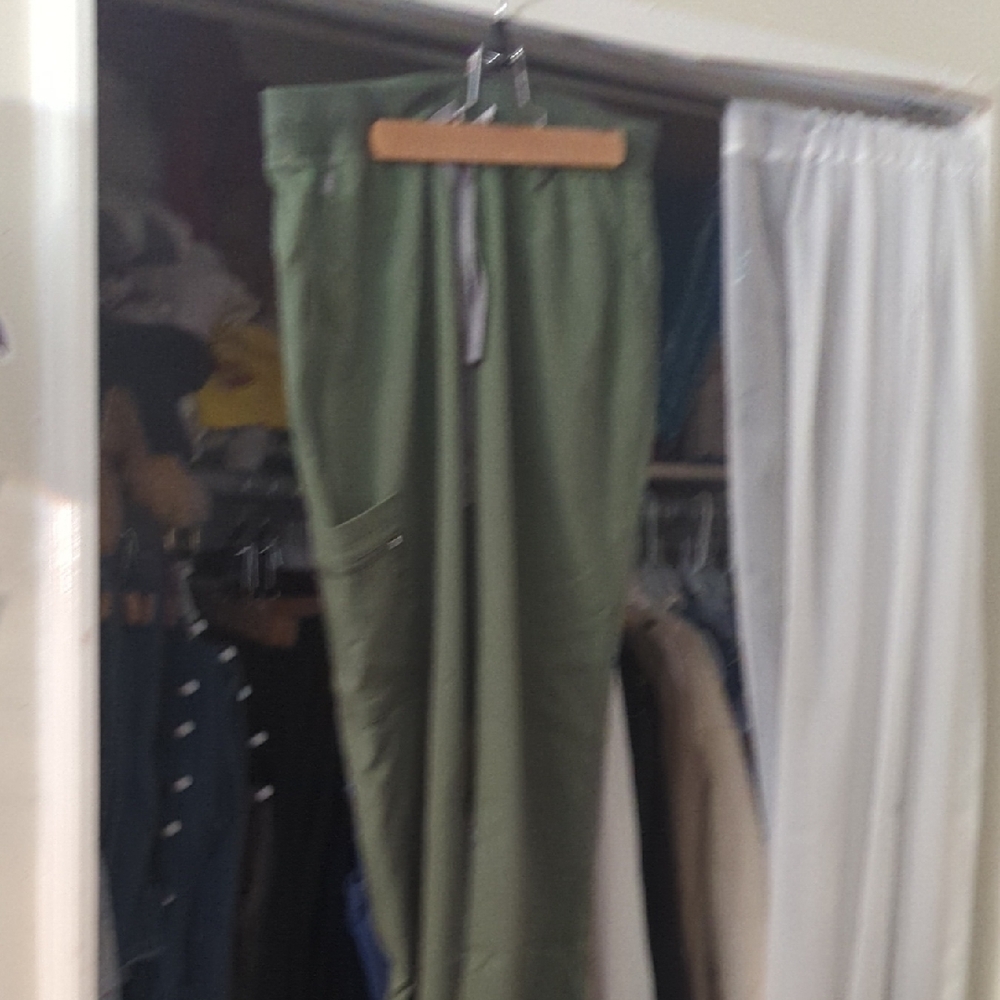 Hanes Men's Olive Scrub Pants